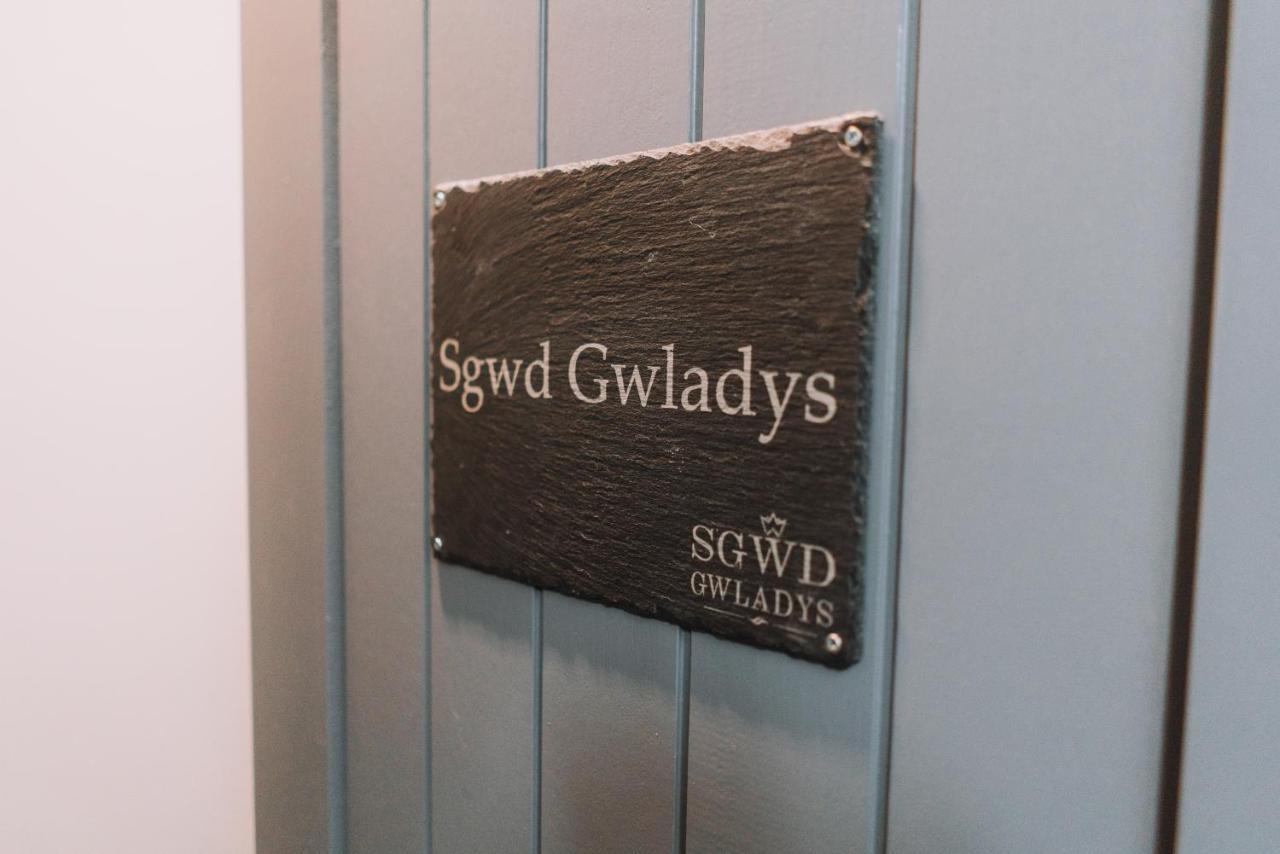 Sgwd Gwladys Lodge Pontneddfechan エクステリア 写真